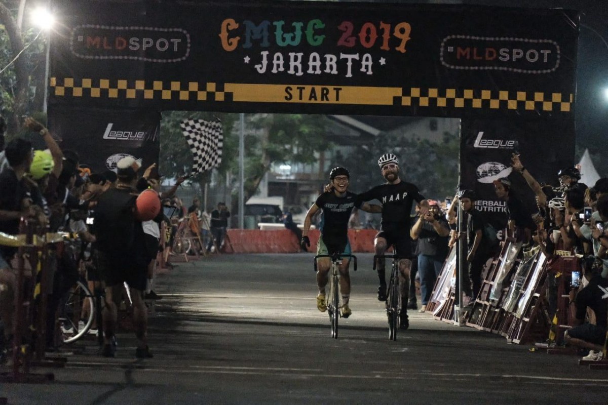 Saling Dukung Peserta Crit Race
